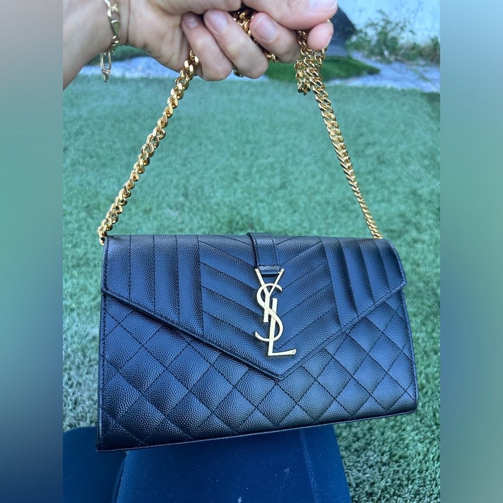 Purse was purchase last year. Only wore it like 5 times.